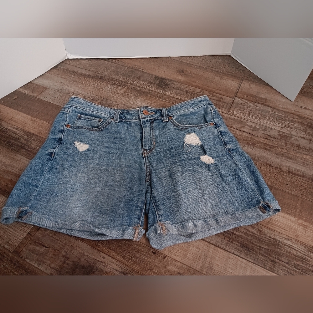 Sonoma Destressed Blue Denim Women's Shorts Size 8